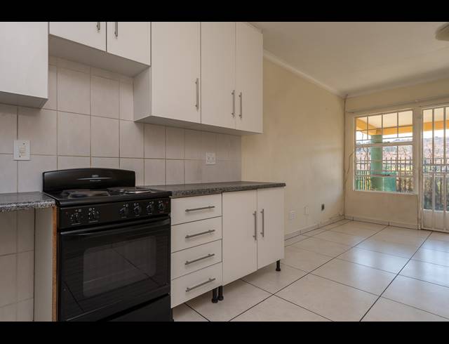 2 BEDROOM SIMPLEX FOR SALE IN LINMEYER